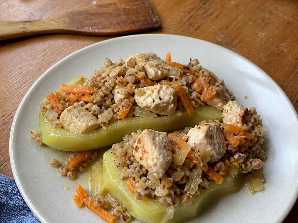 Кабачки с курицей и гречкой — готовое блюдо