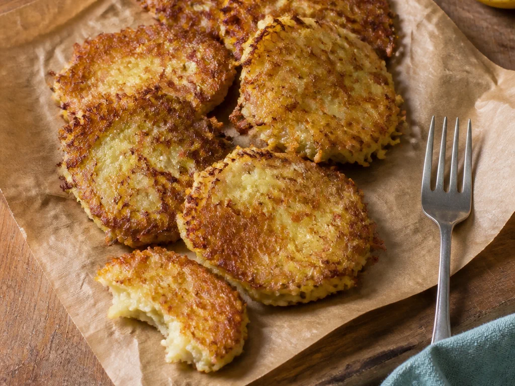Оладьи картофельные с луком — готовое блюдо